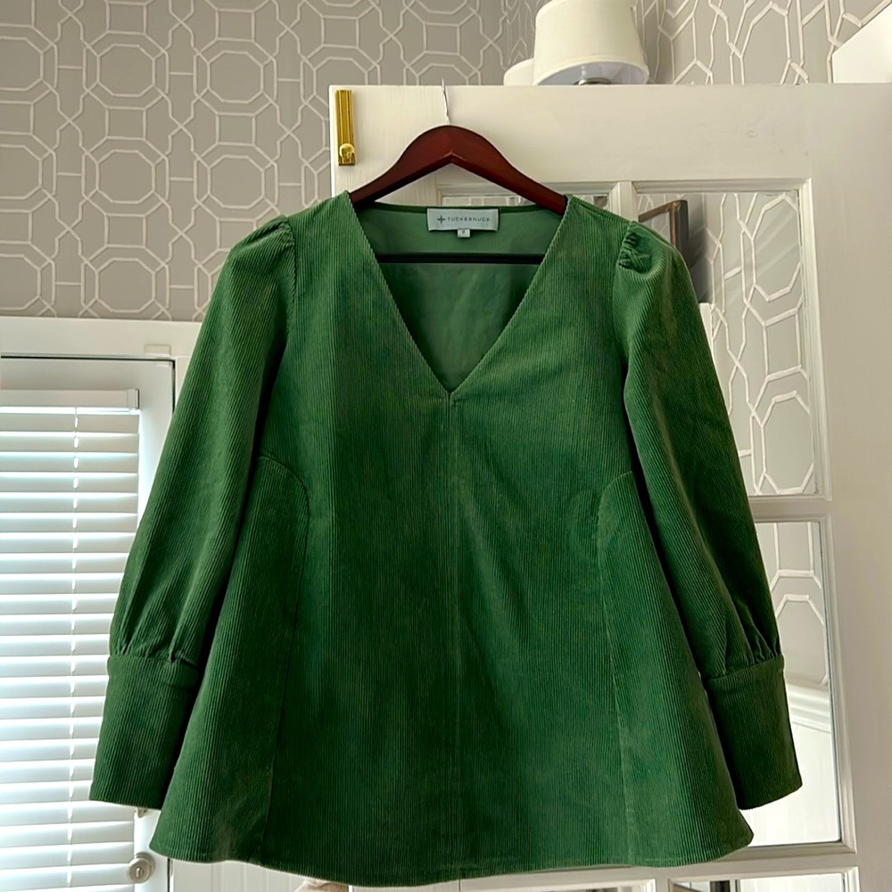 Nuckernuck corduroy top. Green / Small
